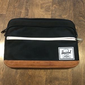 Herschel Anchor Sleeve